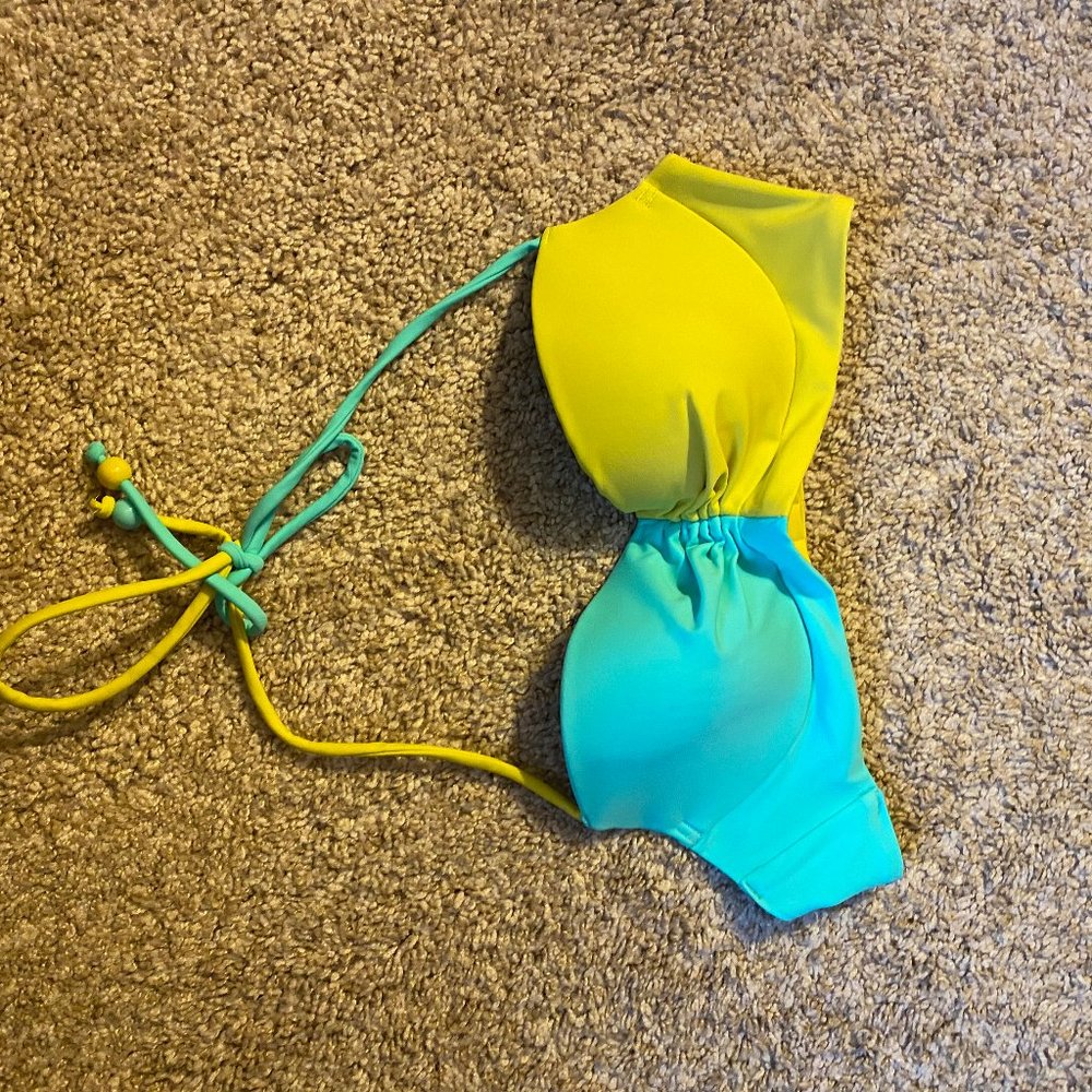 Victoria's Secret bikini top  32A